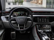 アウディ S8の画像3
